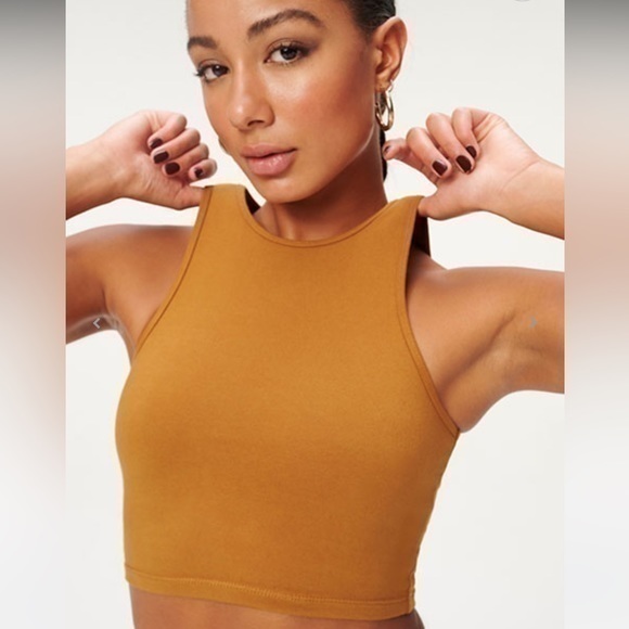 Good American Tops - New Good American Essential cut in crop top bronze brown Size 3